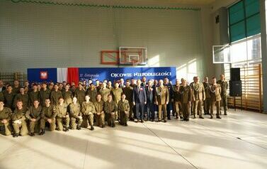 ŚLUBOWANIE I ŚWIĘTO NIEPODLEGŁOŚCI W ZSB 3