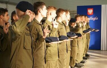 ŚLUBOWANIE I ŚWIĘTO NIEPODLEGŁOŚCI W ZSB 38