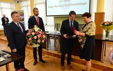 LI SESJA RADY POWIATU BRANIEWSKIEGO. POŻEGNANIE PANI SKARBNIK 33