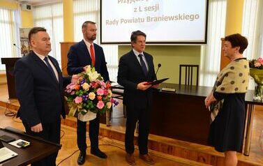 LI SESJA RADY POWIATU BRANIEWSKIEGO. POŻEGNANIE PANI SKARBNIK 34