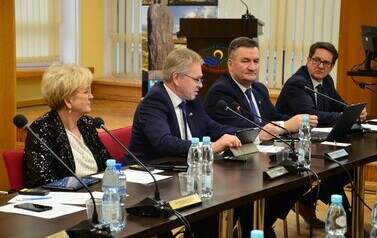 BUDŻET POWIATU BRANIEWSKIEGO NA 2024 ROK PRZYJĘTY JEDNOGŁOŚNIE 8