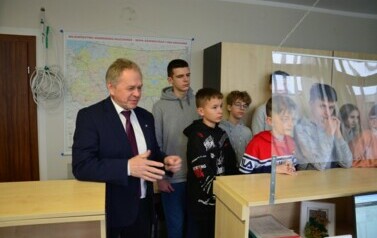 MŁODZI GOŚCIE W STAROSTWIE 5