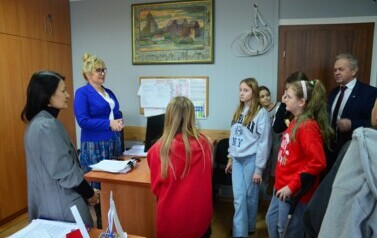 MŁODZI GOŚCIE W STAROSTWIE 17