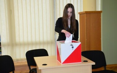 VI SESJA MŁODZIEŻOWEJ RADY POWIATU BRANIEWSKIEGO. KONKURS NA LOGO ROZSTRZYGNIĘTY 11