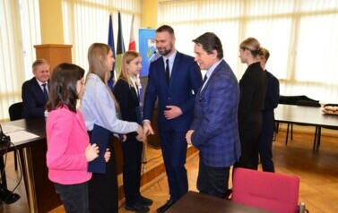 VI SESJA MŁODZIEŻOWEJ RADY POWIATU BRANIEWSKIEGO. KONKURS NA LOGO ROZSTRZYGNIĘTY 15
