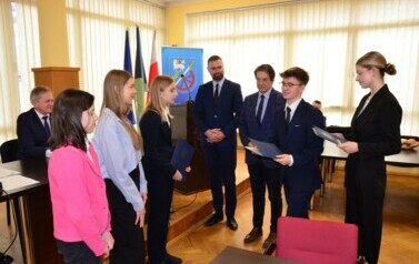VI SESJA MŁODZIEŻOWEJ RADY POWIATU BRANIEWSKIEGO. KONKURS NA LOGO ROZSTRZYGNIĘTY 18