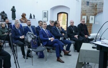 551. URODZINY MIKOŁAJA KOPERNIKA 6