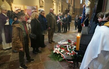 551. URODZINY MIKOŁAJA KOPERNIKA 11