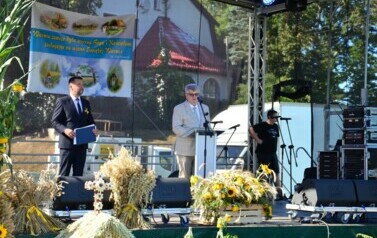 DOŻYNKI POWIATOWO &ndash; GMINNE W PIENIĘŻNIE 80