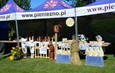 DOŻYNKI POWIATOWO &ndash; GMINNE W PIENIĘŻNIE 97