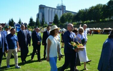 DOŻYNKI POWIATOWO &ndash; GMINNE W PIENIĘŻNIE 102