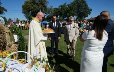 DOŻYNKI POWIATOWO &ndash; GMINNE W PIENIĘŻNIE 120