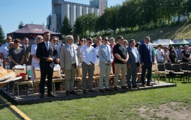 DOŻYNKI POWIATOWO &ndash; GMINNE W PIENIĘŻNIE 127