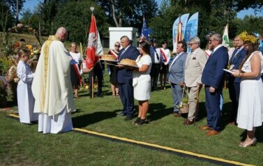 DOŻYNKI POWIATOWO &ndash; GMINNE W PIENIĘŻNIE 136