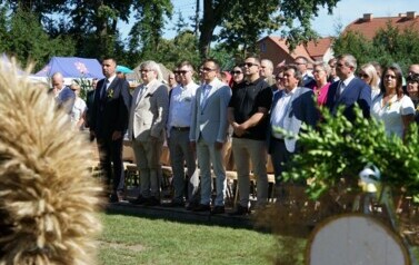 DOŻYNKI POWIATOWO &ndash; GMINNE W PIENIĘŻNIE 144