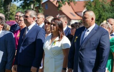 DOŻYNKI POWIATOWO &ndash; GMINNE W PIENIĘŻNIE 145