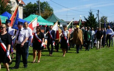 DOŻYNKI POWIATOWO &ndash; GMINNE W PIENIĘŻNIE 154