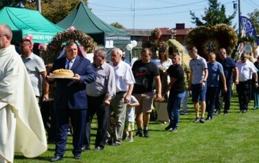 DOŻYNKI POWIATOWO &ndash; GMINNE W PIENIĘŻNIE 162