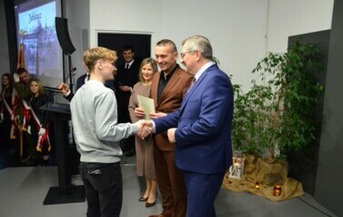 JUBILEUSZ W ZESPOLE SZK&Oacute;Ł ZAWODOWYCH 44
