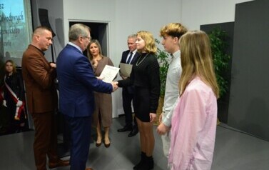 JUBILEUSZ W ZESPOLE SZK&Oacute;Ł ZAWODOWYCH 49