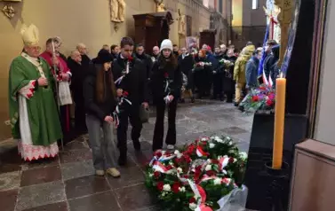 URODZINY MIKOŁAJA KOPERNIKA 37