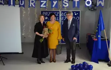 OSTATNI DZWONEK DLA MATURZYST&Oacute;W 1