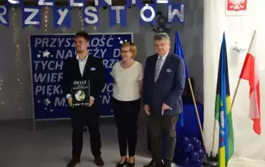 OSTATNI DZWONEK DLA MATURZYST&Oacute;W 22