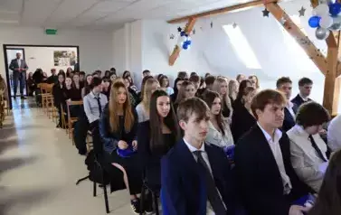 OSTATNI DZWONEK DLA MATURZYST&Oacute;W 28