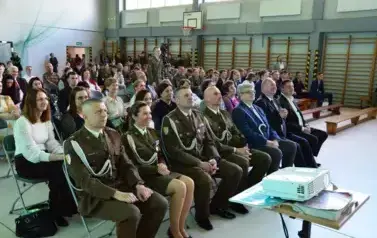 OSTATNI DZWONEK DLA MATURZYST&Oacute;W 50