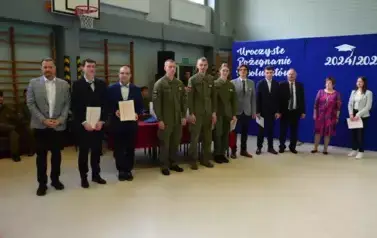 OSTATNI DZWONEK DLA MATURZYST&Oacute;W 62