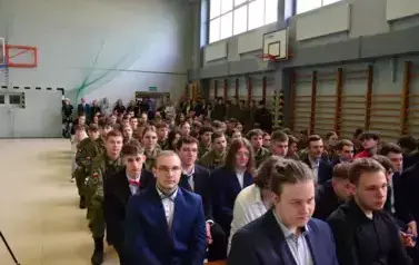 OSTATNI DZWONEK DLA MATURZYST&Oacute;W 68