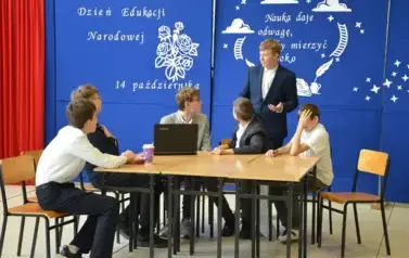 DZIEŃ EDUKACJI NARODOWEJ W ZESPOLE SZK&Oacute;Ł BUDOWLANYCH W BRANIEWIE 5