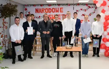 OBCHODY ŚWIĘTA NIEPODLEGŁOŚCI W LICEUM OG&Oacute;LNOKSZTAŁCĄCYM W BRANIEWIE 1