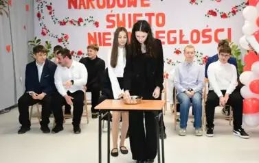OBCHODY ŚWIĘTA NIEPODLEGŁOŚCI W LICEUM OG&Oacute;LNOKSZTAŁCĄCYM W BRANIEWIE 8