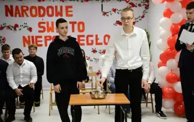 OBCHODY ŚWIĘTA NIEPODLEGŁOŚCI W LICEUM OG&Oacute;LNOKSZTAŁCĄCYM W BRANIEWIE 9
