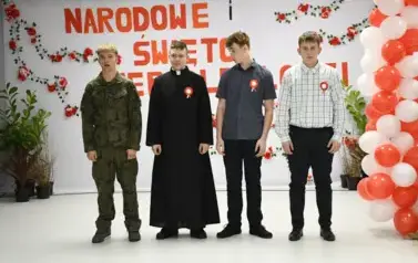 OBCHODY ŚWIĘTA NIEPODLEGŁOŚCI W LICEUM OG&Oacute;LNOKSZTAŁCĄCYM W BRANIEWIE 19