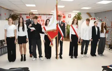 OBCHODY ŚWIĘTA NIEPODLEGŁOŚCI W LICEUM OG&Oacute;LNOKSZTAŁCĄCYM W BRANIEWIE 27