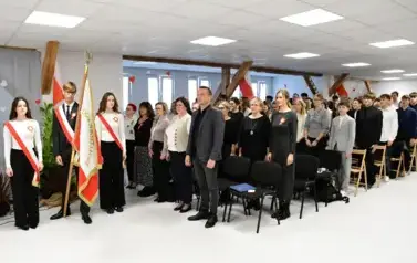 OBCHODY ŚWIĘTA NIEPODLEGŁOŚCI W LICEUM OG&Oacute;LNOKSZTAŁCĄCYM W BRANIEWIE 40