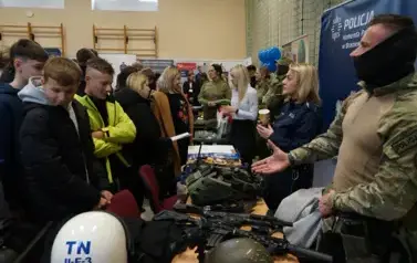 BRANIEWSKIE TARGI PRACY I BIZNESU 12