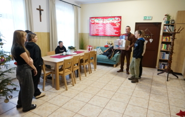 ŚWIĄTECZNE WIZYTY W PLAC&Oacute;WKACH SZKOLNO-WYCHOWAWCZYCH 5