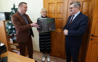 ŚWIĄTECZNE WIZYTY W PLAC&Oacute;WKACH SZKOLNO-WYCHOWAWCZYCH 7