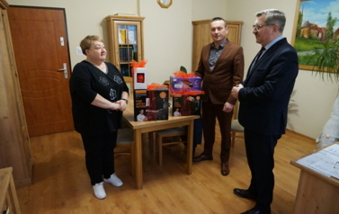 ŚWIĄTECZNE WIZYTY W PLAC&Oacute;WKACH SZKOLNO-WYCHOWAWCZYCH 15