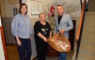 Z CYKLU JEDNOSTKI ORGANIZACYJNE POWIATU BRANIEWSKIEGO POWIATOWE DOMY DZIECKA &bdquo;SŁONECZNE WZG&Oacute;RZE&rdquo; I &bdquo;PROMYK&rdquo; WE FROMBORKU 11