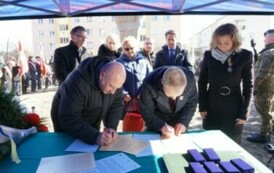 UROCZYSTOŚĆ WMUROWANIA KAMIENIA WĘGIELNEGO POD POMNIK &bdquo;KRESOWYCH ŻOŁNIERZY NIEZŁOMNYCH WYKLĘTYCH W BRANIEWIE&rdquo; 20