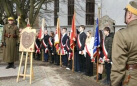 UROCZYSTOŚĆ WMUROWANIA KAMIENIA WĘGIELNEGO POD POMNIK &bdquo;KRESOWYCH ŻOŁNIERZY NIEZŁOMNYCH WYKLĘTYCH W BRANIEWIE&rdquo; 54