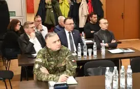 WSP&Oacute;LNIE O BEZPIECZEŃSTWIE MIESZKAŃC&Oacute;W 10