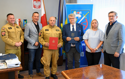 Zdjęcie do POWIAT BRANIEWSKI WSPIERA STRAŻAK&Oacute;W PSP