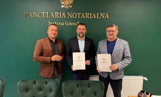 Zdjęcie do POWIAT BRANIEWSKI PRZEKAZAŁ KOMPLEKS SPORTOWY &bdquo;ORLIK&rdquo; GMINIE PIENIĘŻNO 