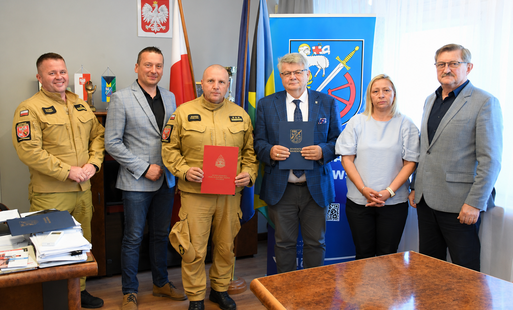 Zdjęcie do POWIAT BRANIEWSKI WSPIERA STRAŻAK&Oacute;W PSP